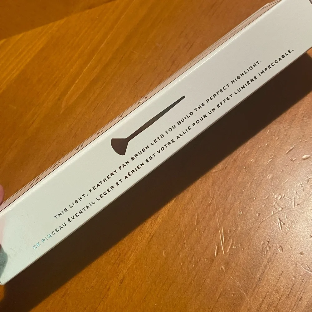 Jaclyn Cosmetics Highlighter Brush